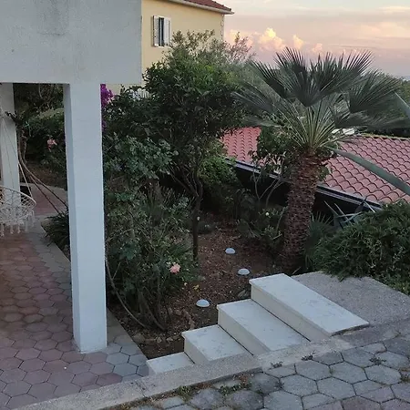 Ivana's Amazing + Bathroom And Free Parking *