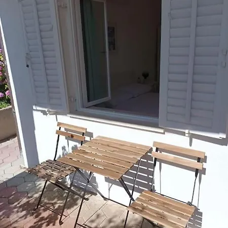 Maison d'hôtes Ivana's Amazing + Bathroom And Free Parking Hvar Town